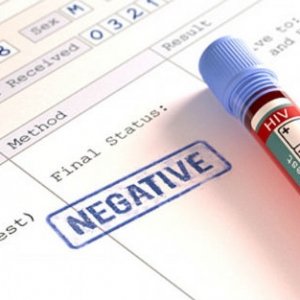 一滴血、一个“U盘”，半小时内检测HIV病毒载量 | Scientific Reports ... ...