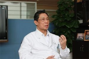 钟南山：基因检测还不成熟 不应该推广