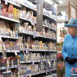 英国女王"长寿菜单"曝光:坚持去淀粉 爱吃巧克力