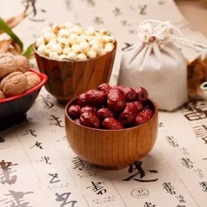 这条"筋"越软，人就越长寿！每天一次，筋软一寸，寿长十年！ ... ...