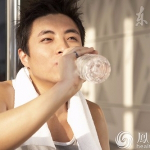 早晨这样喝第一杯水，从来不担心肠胃会生病