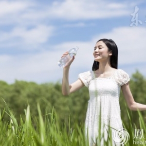 水里加1物能净化血管排空毒素