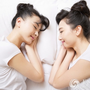 这两种睡姿竟有补肾奇效