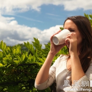 缓解口臭可以喝一种水