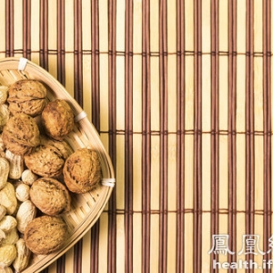 红枣夹核桃营养虽好 食用仍需注意