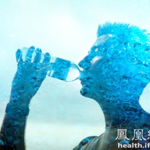 95%的中国人不会喝水 专家建议四点喝水健康经