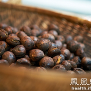 10个栗子顶一碗饭 但这些人要少吃板栗