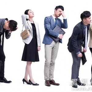 5大恶习易致颈肩酸痛 4招还你轻松肩膀