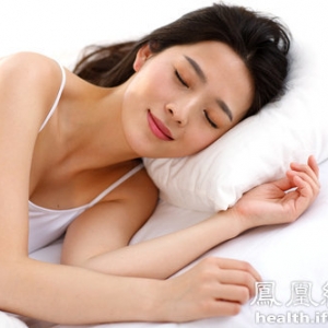 冬季裸睡竟有四大好处 很多人不知道