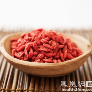 枸杞护肝补肾 哪个时间吃最好？