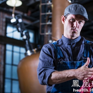 补脑安神搓脚心 男人早起搓3部位能延寿