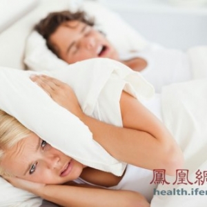 治疗失眠 这样做让你60秒进入梦乡