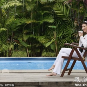便秘要大口喝水 揭秘什么时候喝水最排毒