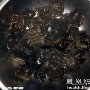 饮食物语：木耳是越黑越好吗？