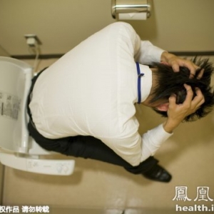 低头看看 什么样的大便预示癌症来袭