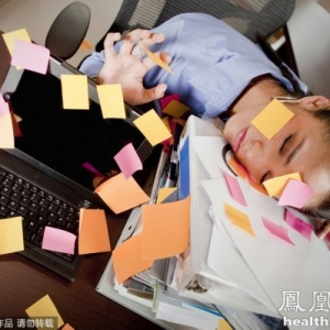 5种东西千万别放床头 当心致命