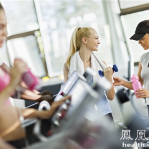 林心如用矿泉水当哑铃减肥 两周立刻见到效果