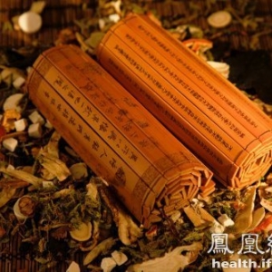 中药零食养生：脾虚的人可自制茯苓糕