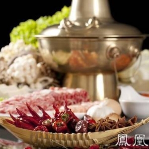 23岁女孩吃麻辣烫吃出胃癌？哪些因素引发胃癌