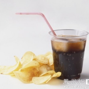 常喝可乐易患抑郁？警惕饮料中的阿斯巴甜